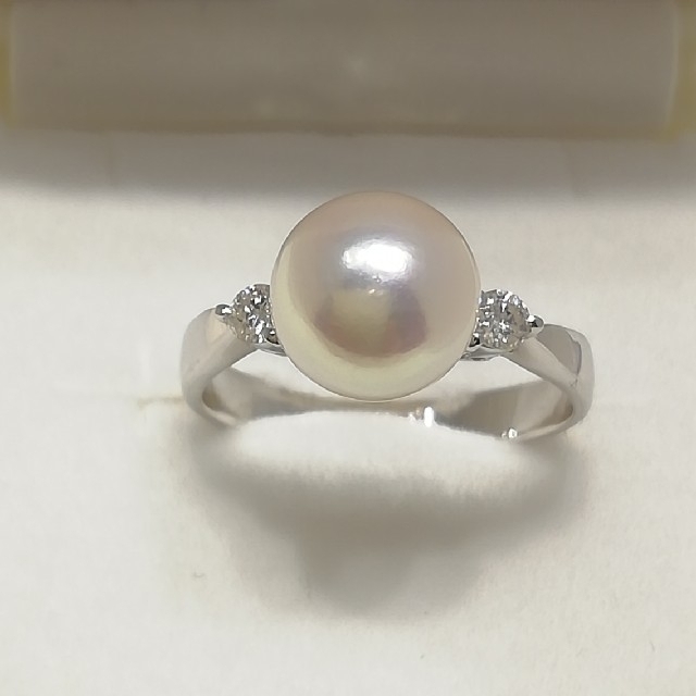 Pt900　⚪あこや真珠8.4㎜⚪ちょっぴり✨ダイヤ✨付きリング⚪シンプルの２ レディースのアクセサリー(リング(指輪))の商品写真