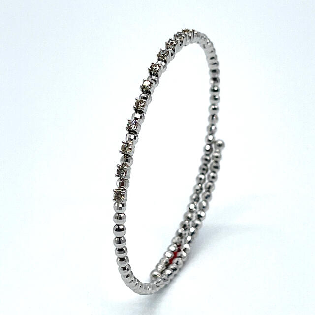 18WG 0.3ct ダイヤモンド ホワイトゴールド 形状記憶バングル-