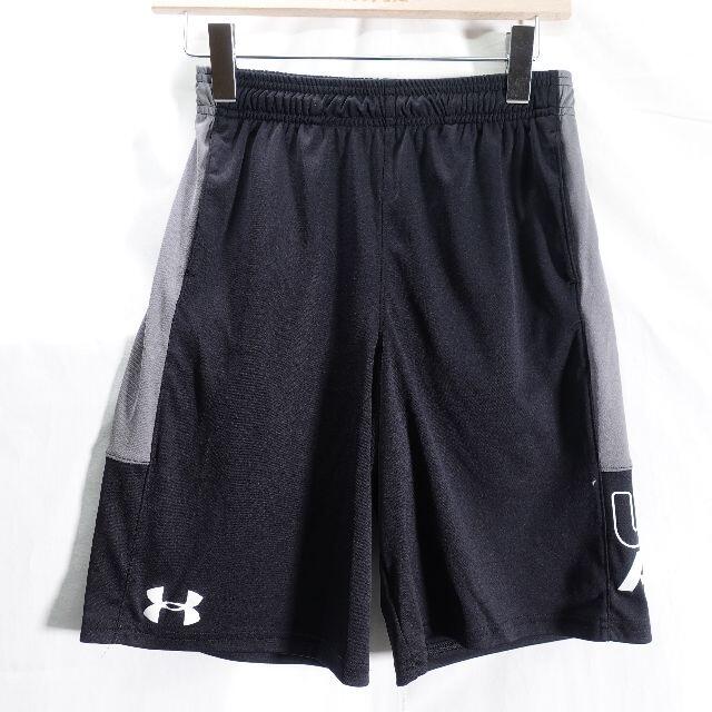 UNDER ARMOUR(アンダーアーマー)のUNDER ARMOUR　ハーフパンツ　メンズ　ブラック メンズのパンツ(その他)の商品写真