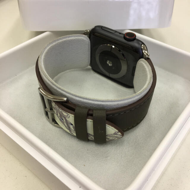 ングでの Apple Apple Watch 黒 44mmの通販 by トロコスのお店｜アップルウォッチならラクマ Watch - アップルウォッチ series5 グレー スマートフ