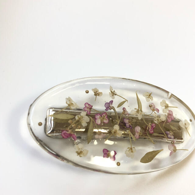No.5 お花のヘアクリップ(お花の色抜けあり) ハンドメイドのアクセサリー(ヘアアクセサリー)の商品写真