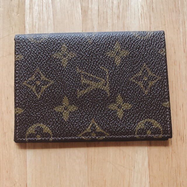 LOUIS VUITTON(ルイヴィトン)の⭐︎正規品⭐︎LOUIS VUITTON 定期入れ　更に値下げ中 レディースのファッション小物(名刺入れ/定期入れ)の商品写真