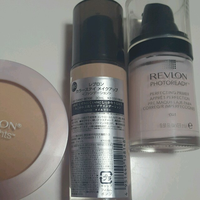 REVLON(レブロン)のREVLON ベース+ファンデ+パウダー 3点セット コスメ/美容のベースメイク/化粧品(ファンデーション)の商品写真