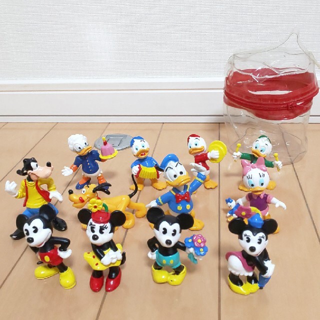 Disney(ディズニー)のkeko様専用　Disney 　フィギュア　12個セット エンタメ/ホビーのフィギュア(その他)の商品写真