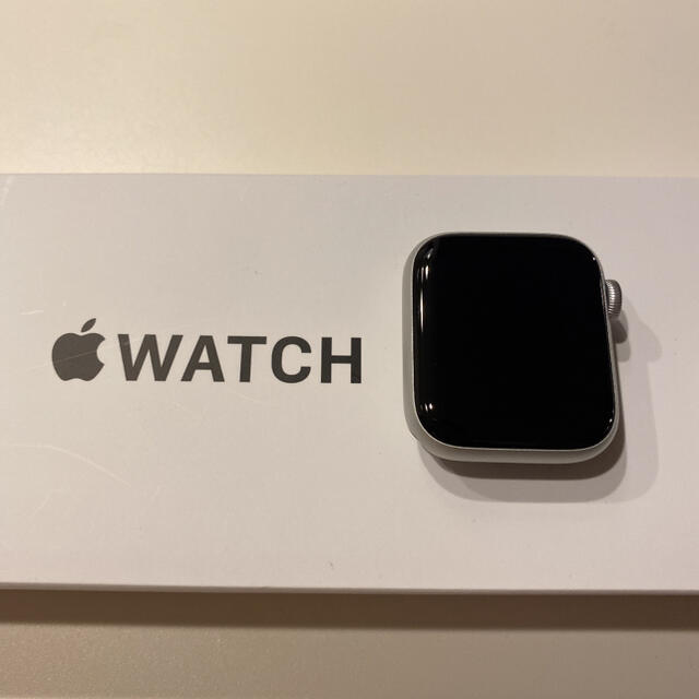 Apple(アップル)のApple Watch SE 40mm ほぼ未使用 Apple care＋付 スマホ/家電/カメラのスマートフォン/携帯電話(その他)の商品写真