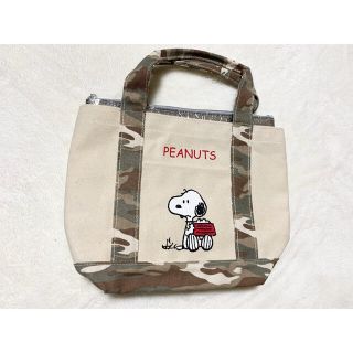 ピーナッツ(PEANUTS)の✨新品✨　スヌーピー　ピーナツ  保冷・保温バッグ　トートバッグ(トートバッグ)