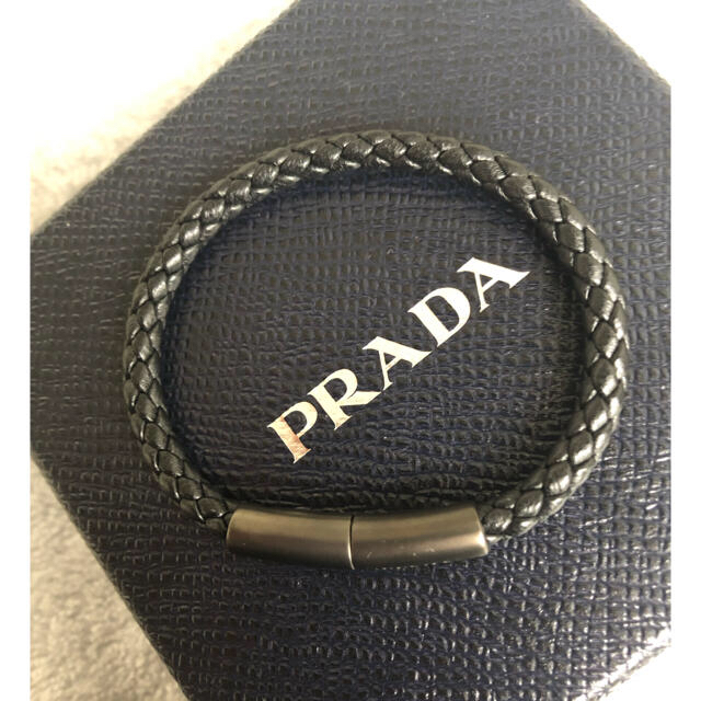 PRADA(プラダ)のPRADA プラダ　ブレスレット　NERO NAPPA メンズのアクセサリー(ブレスレット)の商品写真