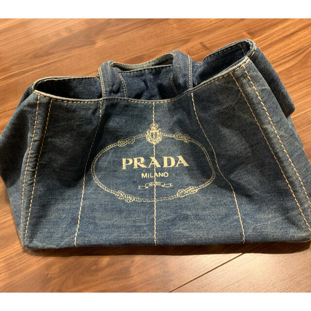 PRADA(プラダ)のPRADA レディースのバッグ(トートバッグ)の商品写真