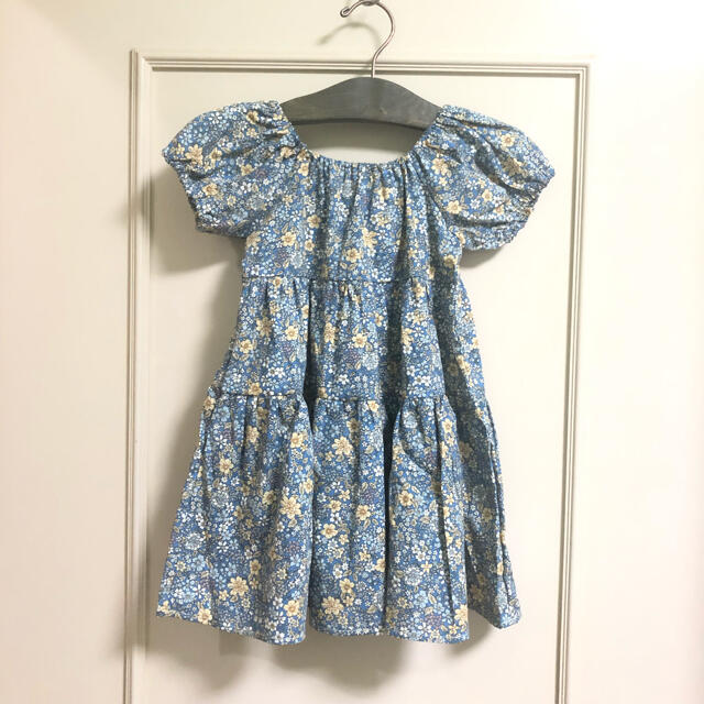 【最終SALE!!】フラワープリントワンピース☆Blue☆100cm キッズ/ベビー/マタニティのキッズ服女の子用(90cm~)(ワンピース)の商品写真