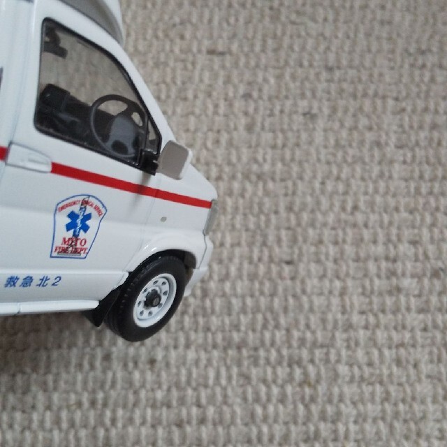 トミカリミテッドヴィンテージ  日産パラメディック高規格救急車 6