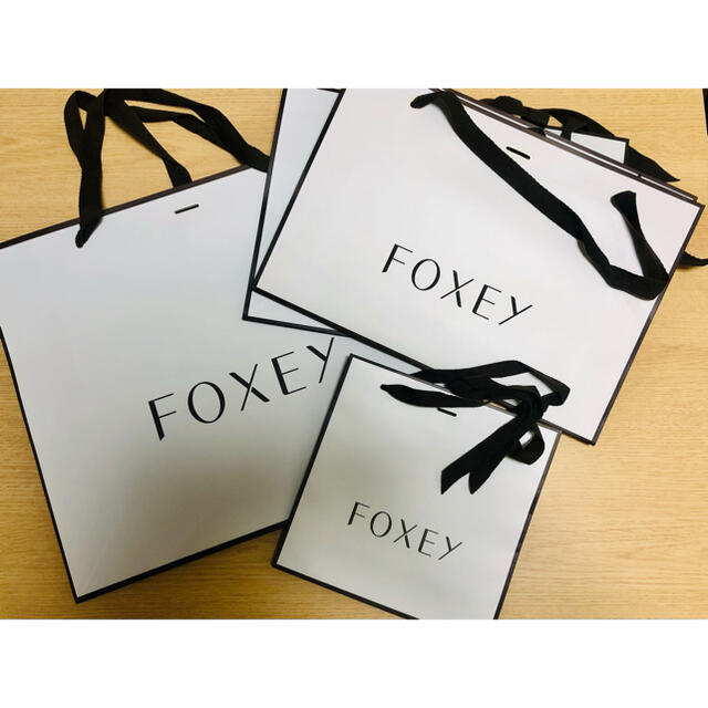 FOXEY(フォクシー)のフォクシー　FOXEY ショップ袋 紙袋　5点 レディースのバッグ(ショップ袋)の商品写真