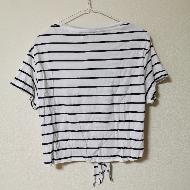 Bershka(ベルシュカ)のBershka　Tシャツ　ベルシュカ　未使用　タグ付　マリン　ショート丈 レディースのトップス(Tシャツ(半袖/袖なし))の商品写真