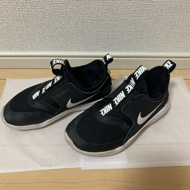 NIKE(ナイキ)のNIKE スニーカー キッズ　18㎝ キッズ/ベビー/マタニティのキッズ靴/シューズ(15cm~)(スニーカー)の商品写真