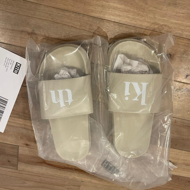 Supreme(シュプリーム)の【US9】 KITH Gradient Serif Summer Slides メンズの靴/シューズ(サンダル)の商品写真