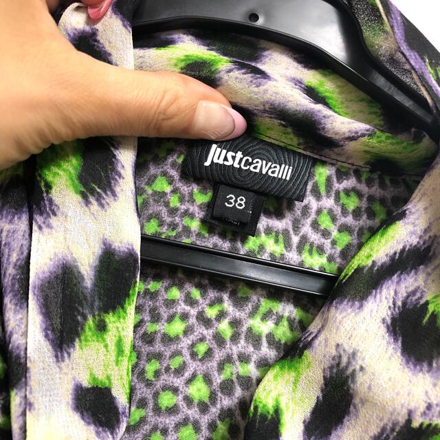 Just Cavalli(ジャストカヴァリ)のジャストカヴァリ　ブラウス レディースのトップス(Tシャツ(半袖/袖なし))の商品写真