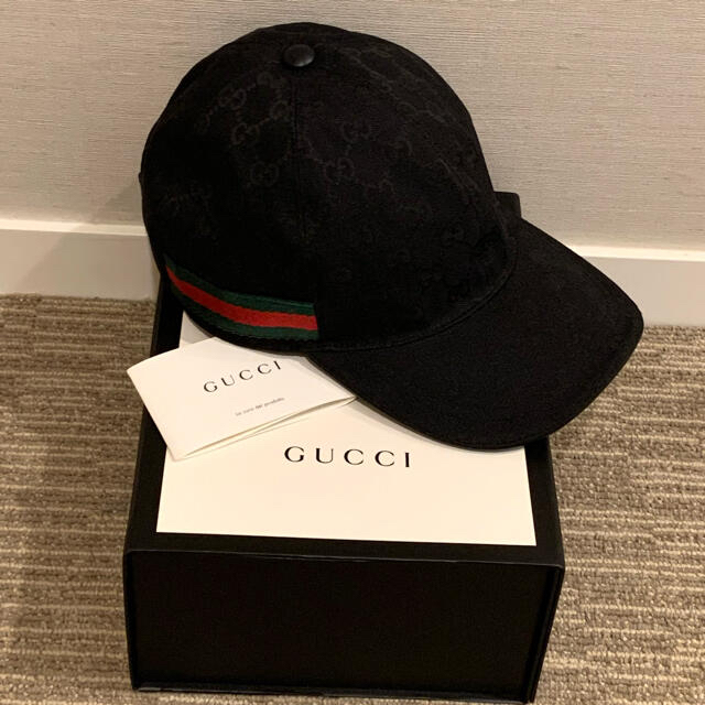 Gucci(グッチ)のGUCCI キャップ ブラック 正規品　美品 メンズの帽子(キャップ)の商品写真