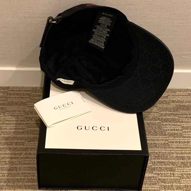 Gucci(グッチ)のGUCCI キャップ ブラック 正規品　美品 メンズの帽子(キャップ)の商品写真