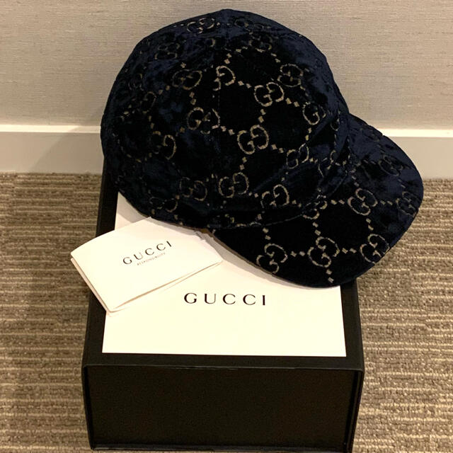 Gucci(グッチ)のGUCCI ベルベット ベロア　キャップ　ネイビー　美品　正規品 メンズの帽子(キャップ)の商品写真