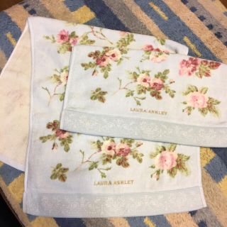 ローラアシュレイ(LAURA ASHLEY)のローラアシュレイ   フェイスタオル 二枚 新品未使用 タオル(タオル/バス用品)