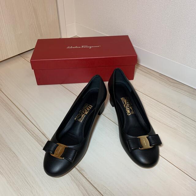 Salvatore Ferragamo(サルヴァトーレフェラガモ)のフェラガモ　パンプス レディースの靴/シューズ(ハイヒール/パンプス)の商品写真