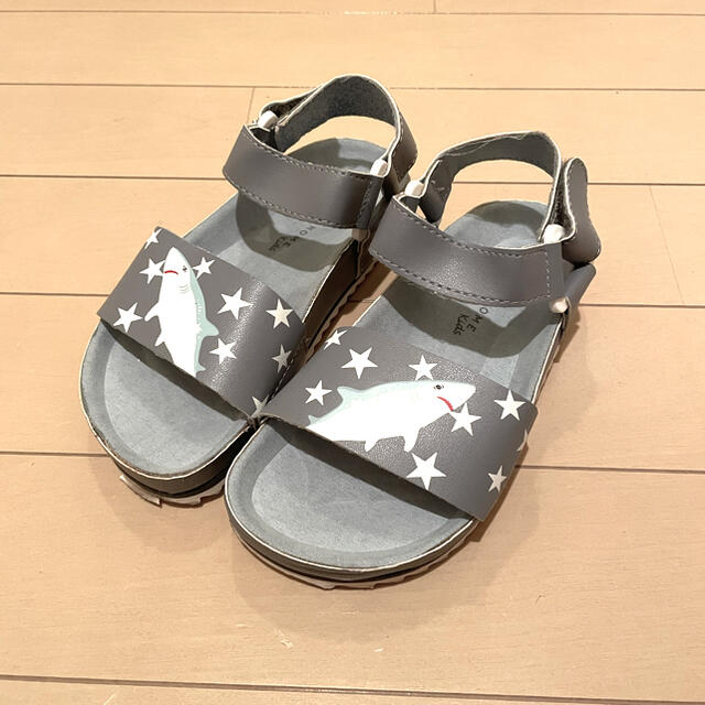 ZARA KIDS(ザラキッズ)のzara kids zarahome シャーク　サンダル キッズ/ベビー/マタニティのキッズ靴/シューズ(15cm~)(サンダル)の商品写真