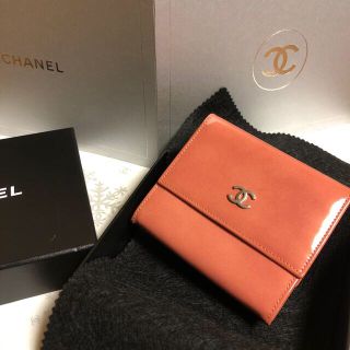 シャネル(CHANEL)のシャネルエナメル二つ折り財布★ピンク★新品★カエル様専用(財布)