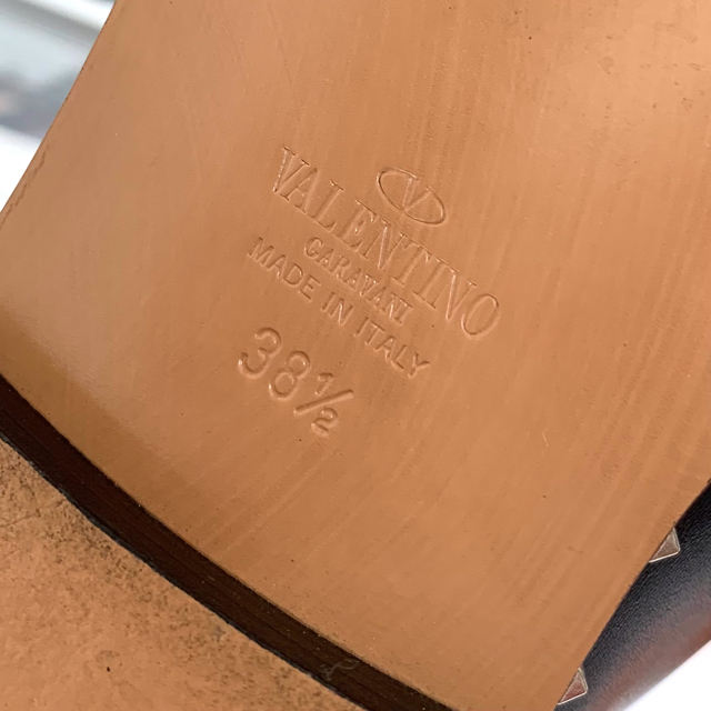 VALENTINO(ヴァレンティノ)の2600 ヴァレンティノ ロックスタッズ レザー ロングブーツ 黒 レディースの靴/シューズ(ブーツ)の商品写真