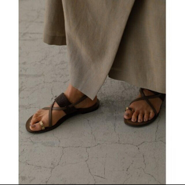 時間限定お値下げ中 RIM.ARK Enboss low heel sandal