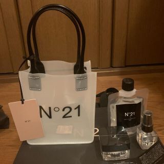 ヌメロヴェントゥーノ(N°21)のN°21バッグ✖️化粧品　限定セット(トートバッグ)