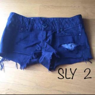 スライ(SLY)のSLY スライ　ネイビー　ダメージショートパンツ　2(ショートパンツ)