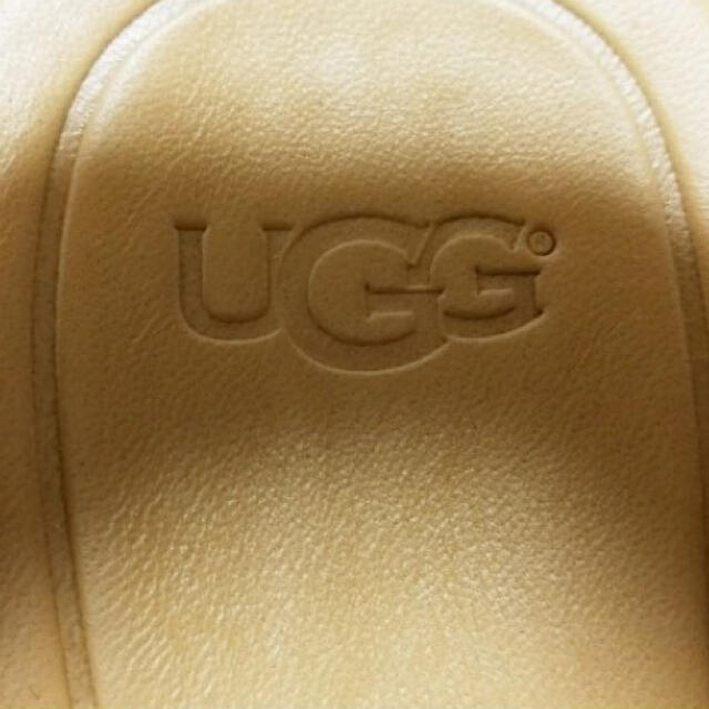 UGG(アグ)のとても可愛いUGG アグ　美品　サンダル レディースの靴/シューズ(サンダル)の商品写真