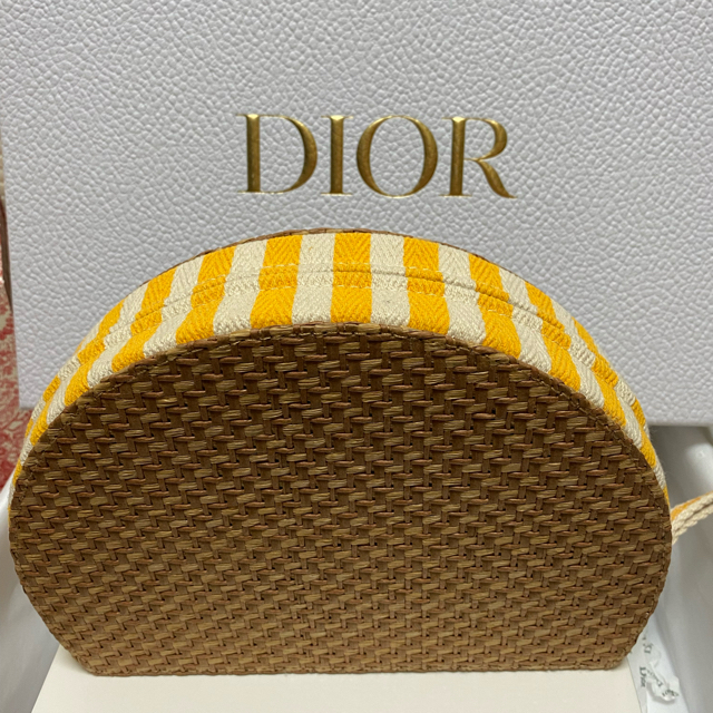 Dior(ディオール)のDior ノベルティポーチ エンタメ/ホビーのコレクション(ノベルティグッズ)の商品写真