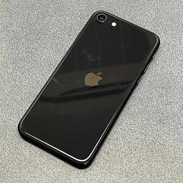 iPhoneSE 第２世代 ブラック 64GB au 1