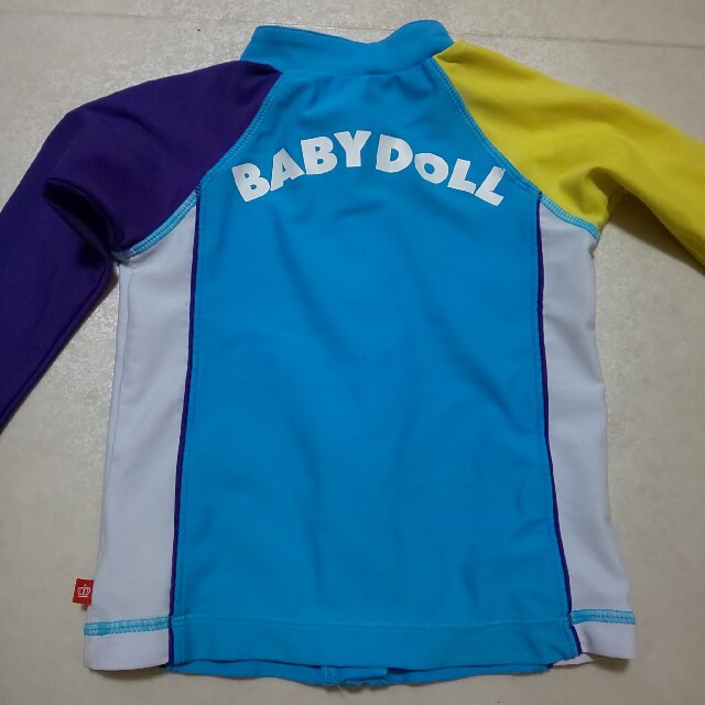 BABYDOLL(ベビードール)のラッシュガード １００cm キッズ/ベビー/マタニティのキッズ服男の子用(90cm~)(水着)の商品写真