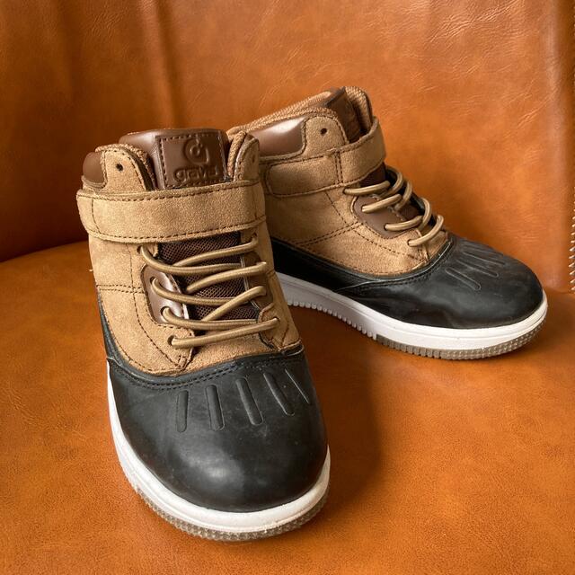 gravis(グラビス)のgravisキッズスニーカー  19cm キッズ/ベビー/マタニティのキッズ靴/シューズ(15cm~)(スニーカー)の商品写真