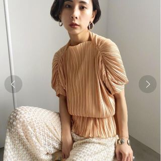 アメリヴィンテージ(Ameri VINTAGE)の【美品】MEDI ANEMONE PLEATS TOP(Tシャツ(半袖/袖なし))