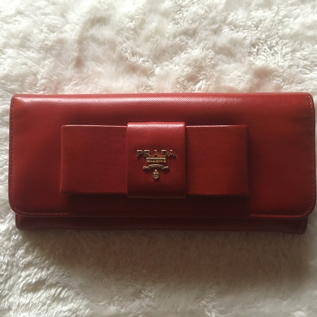 PRADA(プラダ)のプラダ長財布　プラダ財布　PRADA  PRADA財布　 レディースのファッション小物(財布)の商品写真