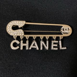 シャネル(CHANEL)の☆レア☆シャネル　安全ピン　ブローチ　シルバー(ブローチ/コサージュ)