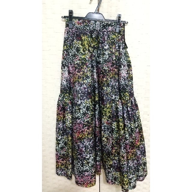 Drawer(ドゥロワー)の(新品) SHE TOKYO Michelle flower スカート レディースのスカート(ロングスカート)の商品写真