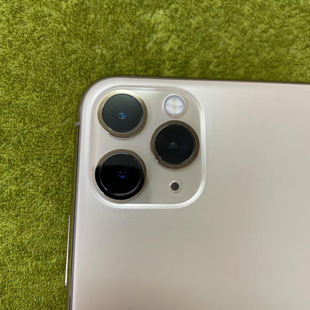 iPhone 11 Pro ゴールド 64 GB SIMフリーSIMカードのトレーないです