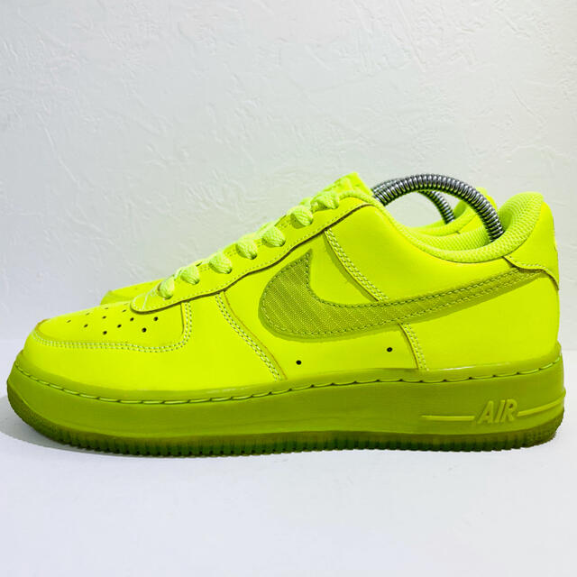 NIKE(ナイキ)のNIKE/ナイキ★AIR FORCE1/エアフォース1★蛍光黄/ネオン★24.0 レディースの靴/シューズ(スニーカー)の商品写真