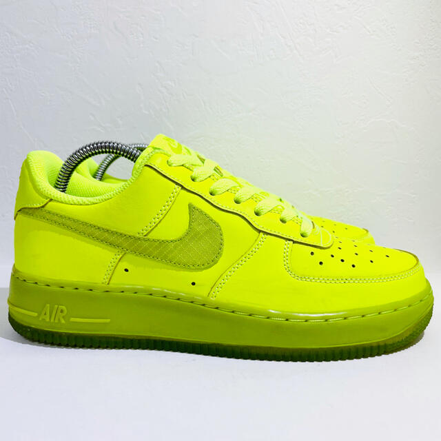 NIKE(ナイキ)のNIKE/ナイキ★AIR FORCE1/エアフォース1★蛍光黄/ネオン★24.0 レディースの靴/シューズ(スニーカー)の商品写真