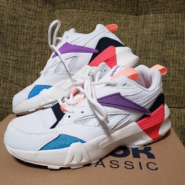 Reebok AZTREK DOUBLE NU POPS レディースの靴/シューズ(スニーカー)の商品写真