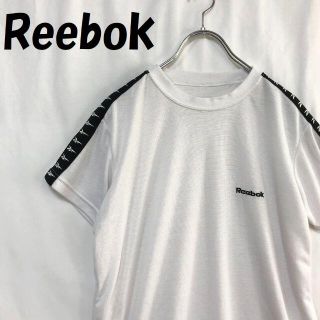 リーボック(Reebok)の【人気】リーボック ワンポイントロゴ刺繍 Tシャツ アームロゴライン 裾ラウンド(Tシャツ/カットソー(半袖/袖なし))