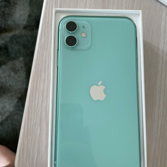 iPhone11 128GB 美品 イヤホン充電器コード新品 箱付きSIMフリースマートフォン本体