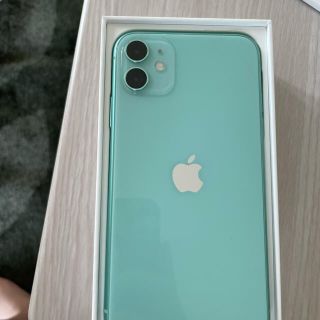 アイフォーン(iPhone)のiPhone11 128GB 美品 イヤホン充電器コード新品 箱付きSIMフリー(スマートフォン本体)