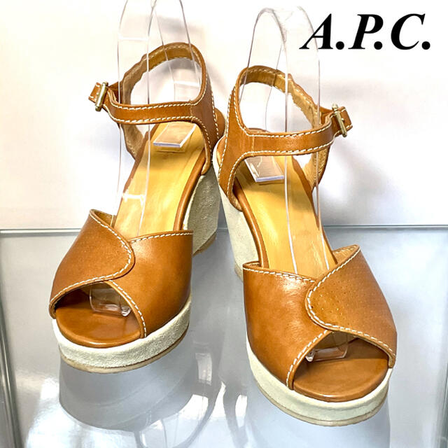 A.P.C(アーペーセー)の【着用一回❗️】A.P.C. ウェッジヒールサンダル　アンクルストラップ　36 レディースの靴/シューズ(サンダル)の商品写真