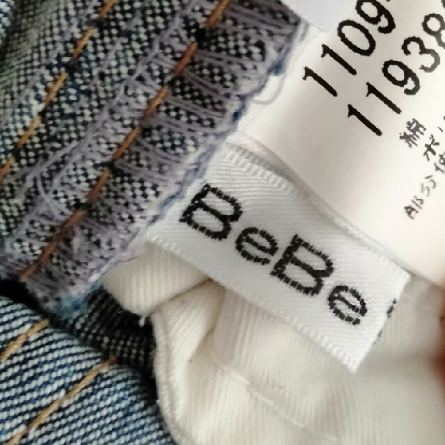 BeBe(ベベ)のBeBe　デニムパンツ　サイズ90cm キッズ/ベビー/マタニティのキッズ服女の子用(90cm~)(パンツ/スパッツ)の商品写真