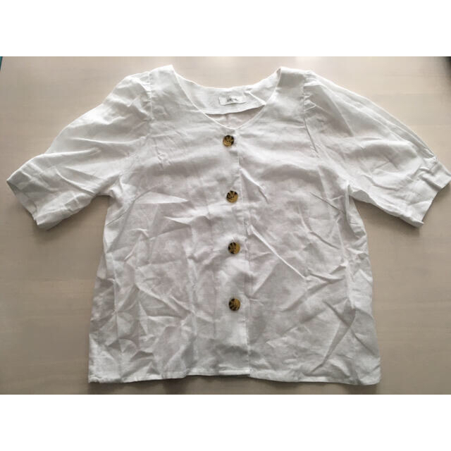 しまむら(シマムラ)のリネンシャツ　ホワイト　白　2PINK レディースのトップス(シャツ/ブラウス(半袖/袖なし))の商品写真
