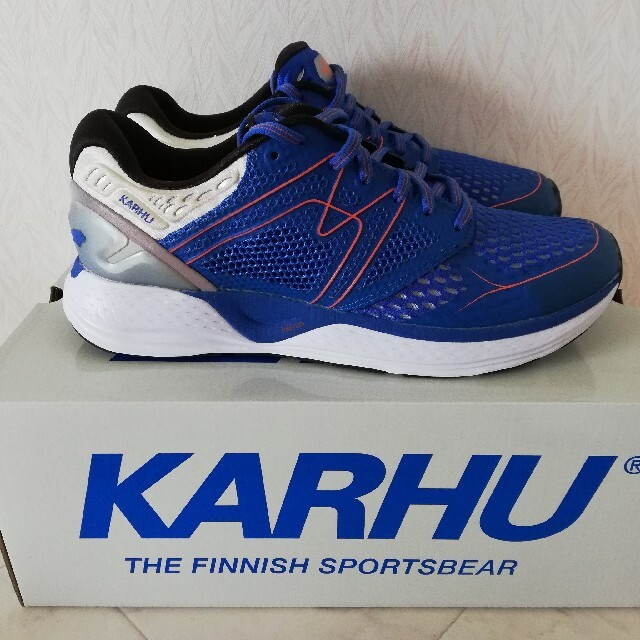 KARHU(カルフ)の新品!!KARHU  シンクロンオルティックス ランニングシューズ US10.5 スポーツ/アウトドアのランニング(シューズ)の商品写真